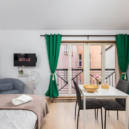 Private Retreat Close To Stations In Praha 3 Exteriör bild