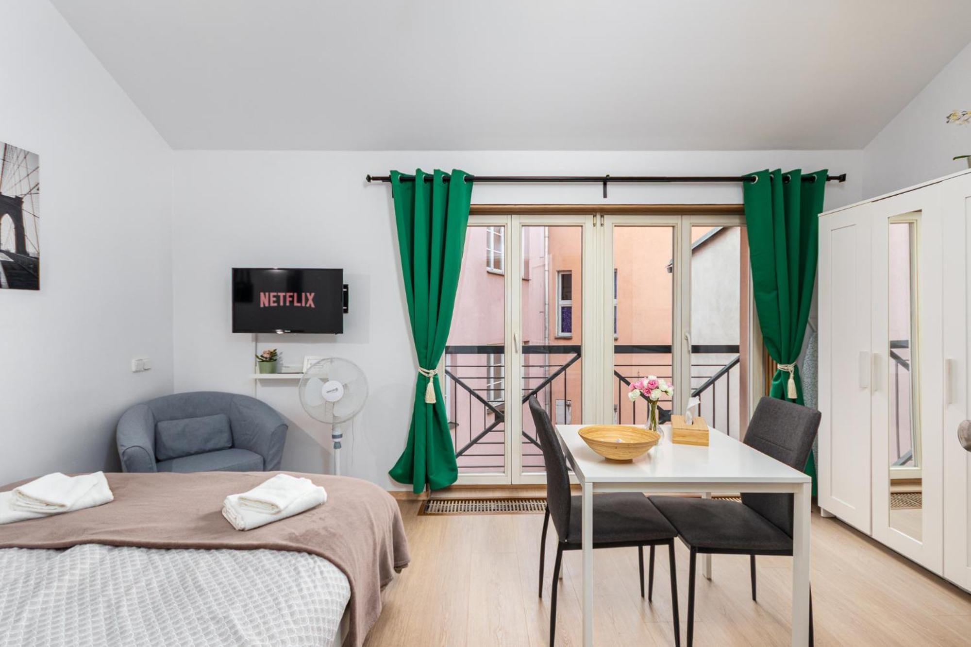 Private Retreat Close To Stations In Praha 3 Exteriör bild